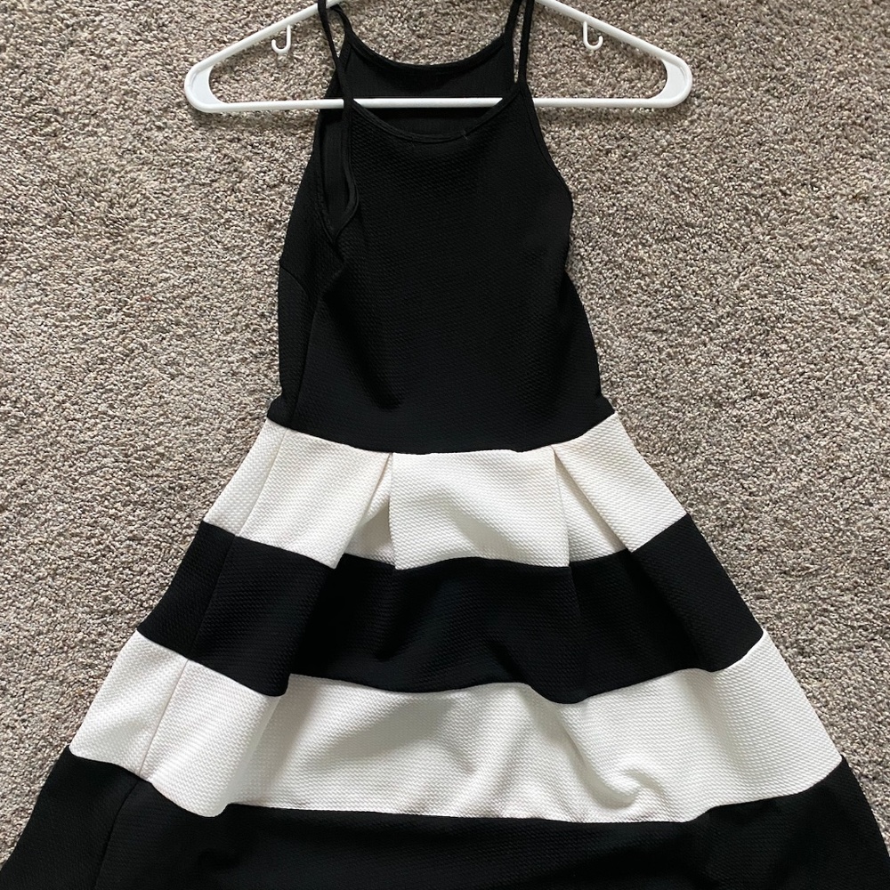 ⭐️ Black and white cocktail dress